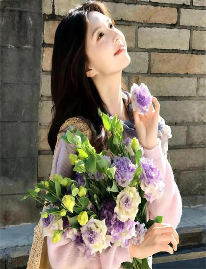 《圣诞美女》技术揭秘：摄影技术如何艺术与技术的完美融合 为观众带来全新视觉体验